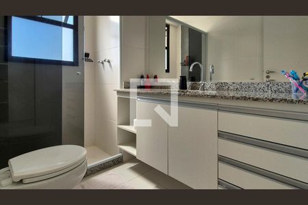 Apartamento à venda com 210m², 4 quartos e 2 vagas Apartamento à venda com 210m², 4 quartos e 2 vagasSuíte