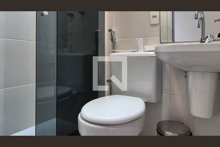 Apartamento à venda com 210m², 4 quartos e 2 vagas Apartamento à venda com 210m², 4 quartos e 2 vagasBanheiro 2