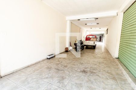 Casa para alugar com 279m², 3 quartos e 5 vagas Casa para alugar com 279m², 3 quartos e 5 vagasGaragem
