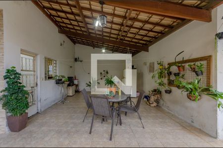 Casa à venda com 800m², 3 quartos e 12 vagas Casa à venda com 800m², 3 quartos e 12 vagasÁrea de Serviço