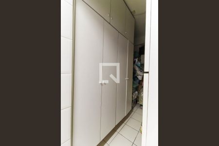 Apartamento à venda com 212m², 3 quartos e 1 vaga Apartamento à venda com 212m², 3 quartos e 1 vagaQuarto De Serviço