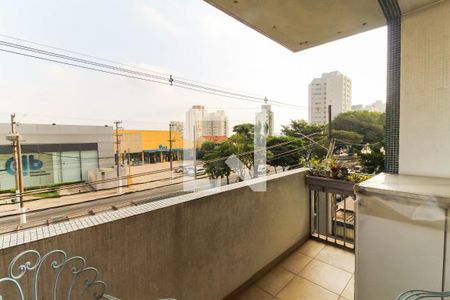 Apartamento à venda com 212m², 3 quartos e 1 vaga Apartamento à venda com 212m², 3 quartos e 1 vagaVaranda