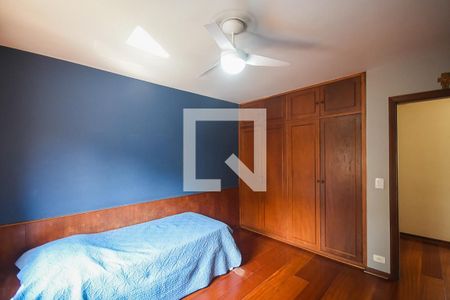 Casa à venda com 620m², 5 quartos e 5 vagasQuarto 2