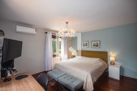 Casa à venda com 620m², 5 quartos e 5 vagasSuíte 2