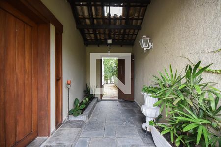 Casa à venda com 620m², 5 quartos e 5 vagasEntrada