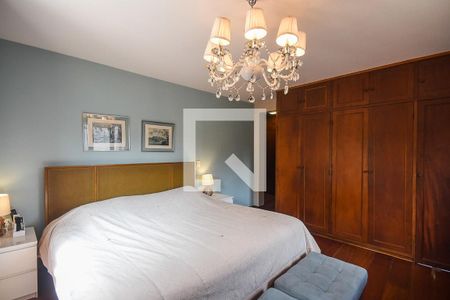 Casa à venda com 620m², 5 quartos e 5 vagasSuíte 2