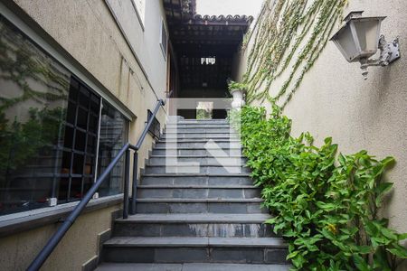 Casa à venda com 620m², 5 quartos e 5 vagasEntrada