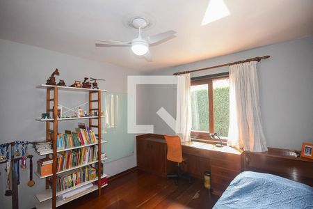 Casa à venda com 620m², 5 quartos e 5 vagasQuarto 2