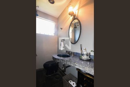 Casa à venda com 620m², 5 quartos e 5 vagasLavabo