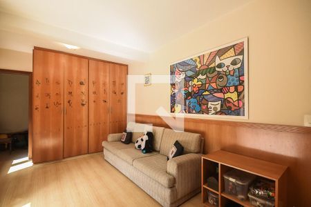 Casa à venda com 620m², 5 quartos e 5 vagasSuíte 3