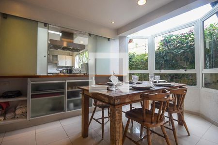 Casa à venda com 620m², 5 quartos e 5 vagasCopa