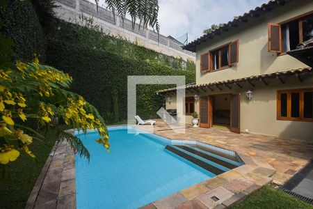 Casa à venda com 620m², 5 quartos e 5 vagasPiscina