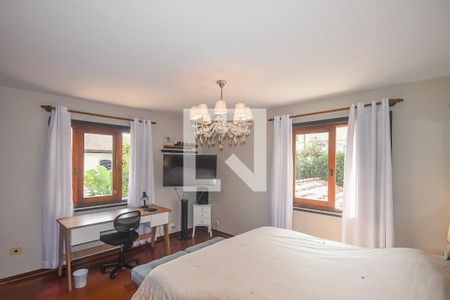 Casa à venda com 620m², 5 quartos e 5 vagasSuíte 2