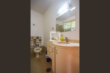 Casa à venda com 620m², 5 quartos e 5 vagasBanheiro Suíte 3