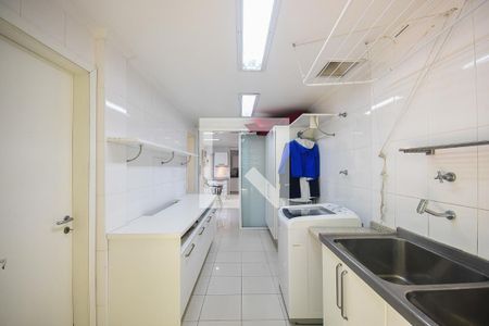 Casa à venda com 620m², 5 quartos e 5 vagasÁrea de Serviço