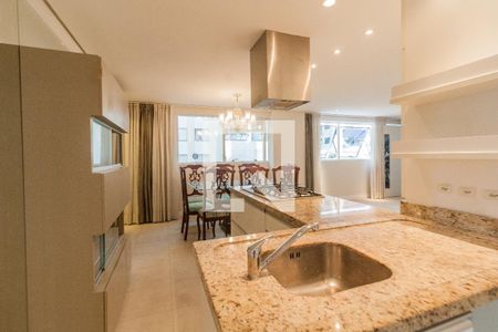 Apartamento para alugar com 99m², 2 quartos e 2 vagasCozinha