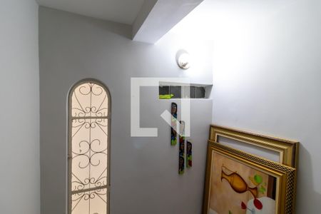 Casa à venda com 70m², 2 quartos e sem vagaEscada de Entrada