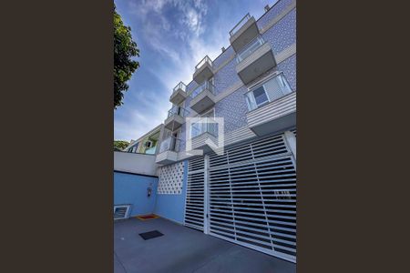 Apartamento à venda com 110m², 2 quartos e 1 vaga Apartamento à venda com 110m², 2 quartos e 1 vagaFachada