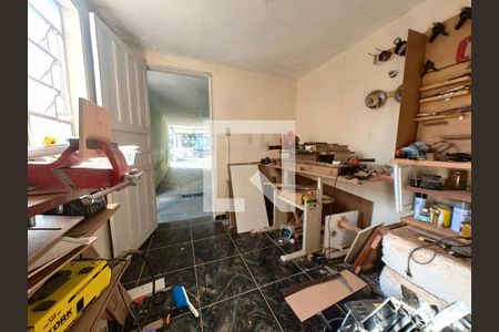 Casa à venda com 236m², 2 quartos e 5 vagas Casa à venda com 236m², 2 quartos e 5 vagasÁrea de Serviço