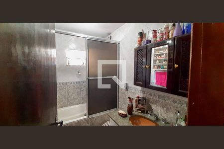 Casa à venda com 169m², 4 quartos e 2 vagas Casa à venda com 169m², 4 quartos e 2 vagasBanheiro da Suíte