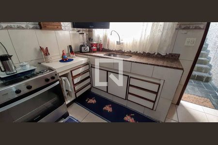 Casa à venda com 169m², 4 quartos e 2 vagas Casa à venda com 169m², 4 quartos e 2 vagasCozinha