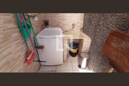 Casa à venda com 169m², 4 quartos e 2 vagas Casa à venda com 169m², 4 quartos e 2 vagasÁrea de Serviço