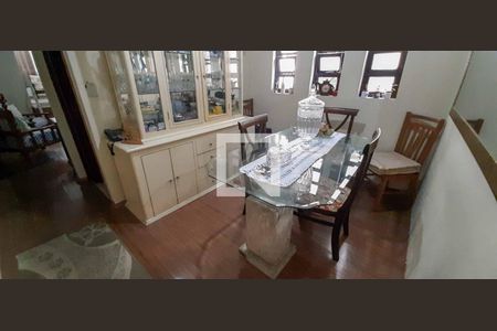 Casa à venda com 169m², 4 quartos e 2 vagas Casa à venda com 169m², 4 quartos e 2 vagasSala de Jantar