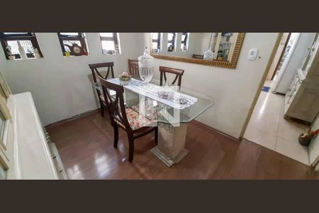 Casa à venda com 169m², 4 quartos e 2 vagas Casa à venda com 169m², 4 quartos e 2 vagasSala de Jantar