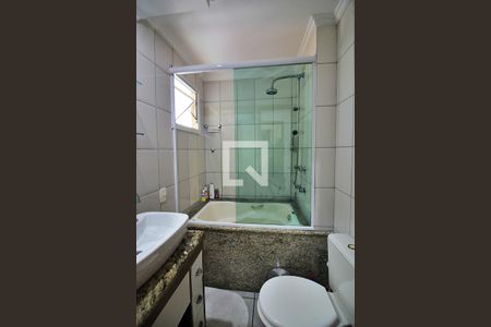 Apartamento à venda com 180m², 3 quartos e 2 vagasSuíte 1 Banheiro