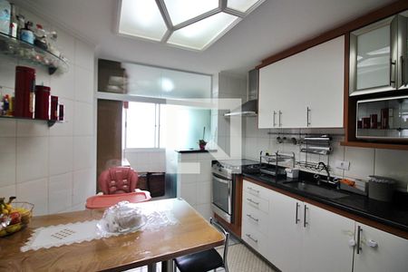 Apartamento à venda com 180m², 3 quartos e 2 vagasCozinha