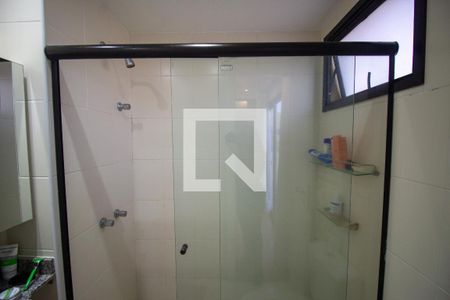 Apartamento à venda com 217m², 3 quartos e 2 vagas Apartamento à venda com 217m², 3 quartos e 2 vagasBanheiro da Suíte