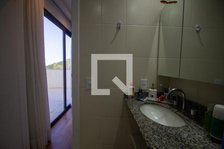 Apartamento à venda com 217m², 3 quartos e 2 vagas Apartamento à venda com 217m², 3 quartos e 2 vagasBanheiro da Suíte