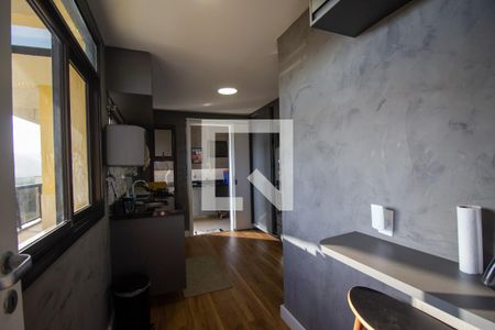 Apartamento à venda com 217m², 3 quartos e 2 vagas Apartamento à venda com 217m², 3 quartos e 2 vagasCozinha e Área de Serviço