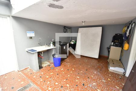 Casa à venda com 260m², 4 quartos e 1 vagaÁrea de Serviço Edícula