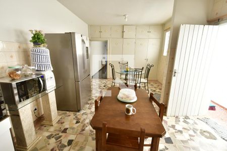 Casa à venda com 260m², 4 quartos e 1 vagaCozinha