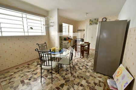 Casa à venda com 260m², 4 quartos e 1 vagaCozinha