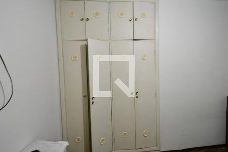 Casa à venda com 260m², 4 quartos e 1 vagaQuarto 3 - Armários