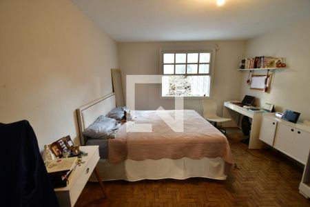 Casa à venda com 260m², 4 quartos e 1 vagaDormitório Suíte Edícula