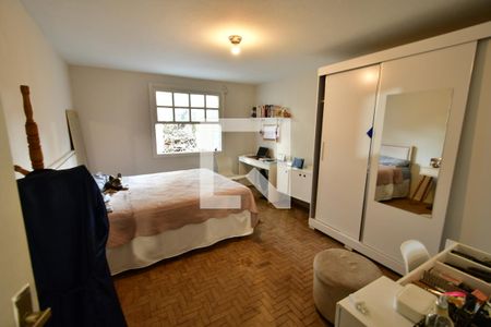 Casa à venda com 260m², 4 quartos e 1 vagaDormitório Suíte Edícula