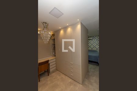 Apartamento à venda com 189m², 4 quartos e 3 vagasCloset da Suíte 2