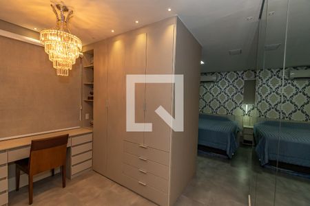 Apartamento à venda com 189m², 4 quartos e 3 vagasCloset da Suíte 2