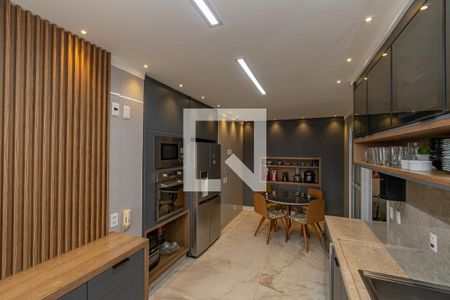 Apartamento à venda com 189m², 4 quartos e 3 vagasCozinha