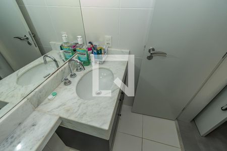 Apartamento à venda com 189m², 4 quartos e 3 vagasDetalhe Banheiro da Suíte 1