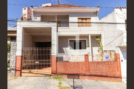 Casa à venda com 150m², 5 quartos e 1 vaga Casa à venda com 150m², 5 quartos e 1 vagaFachada