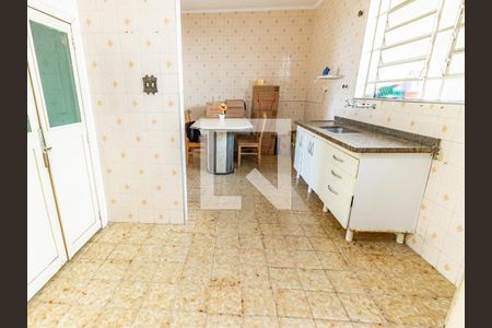 Casa à venda com 150m², 5 quartos e 1 vaga Casa à venda com 150m², 5 quartos e 1 vagaCozinha