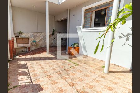 Casa à venda com 150m², 5 quartos e 1 vaga Casa à venda com 150m², 5 quartos e 1 vagaGaragem