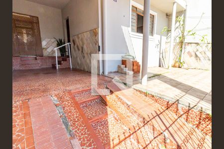 Casa à venda com 150m², 5 quartos e 1 vaga Casa à venda com 150m², 5 quartos e 1 vagaGaragem