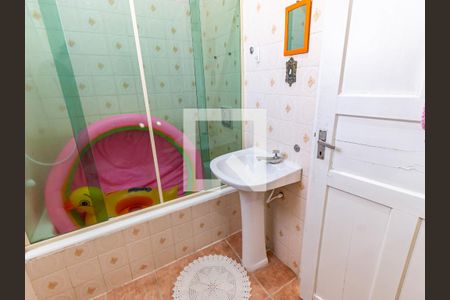 Casa à venda com 150m², 5 quartos e 1 vaga Casa à venda com 150m², 5 quartos e 1 vagaBanheiro 1