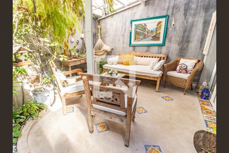 Casa à venda com 150m², 5 quartos e 1 vaga Casa à venda com 150m², 5 quartos e 1 vagaQuintal - Casa 2