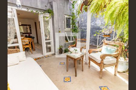 Casa à venda com 150m², 5 quartos e 1 vaga Casa à venda com 150m², 5 quartos e 1 vagaQuintal - Casa 2